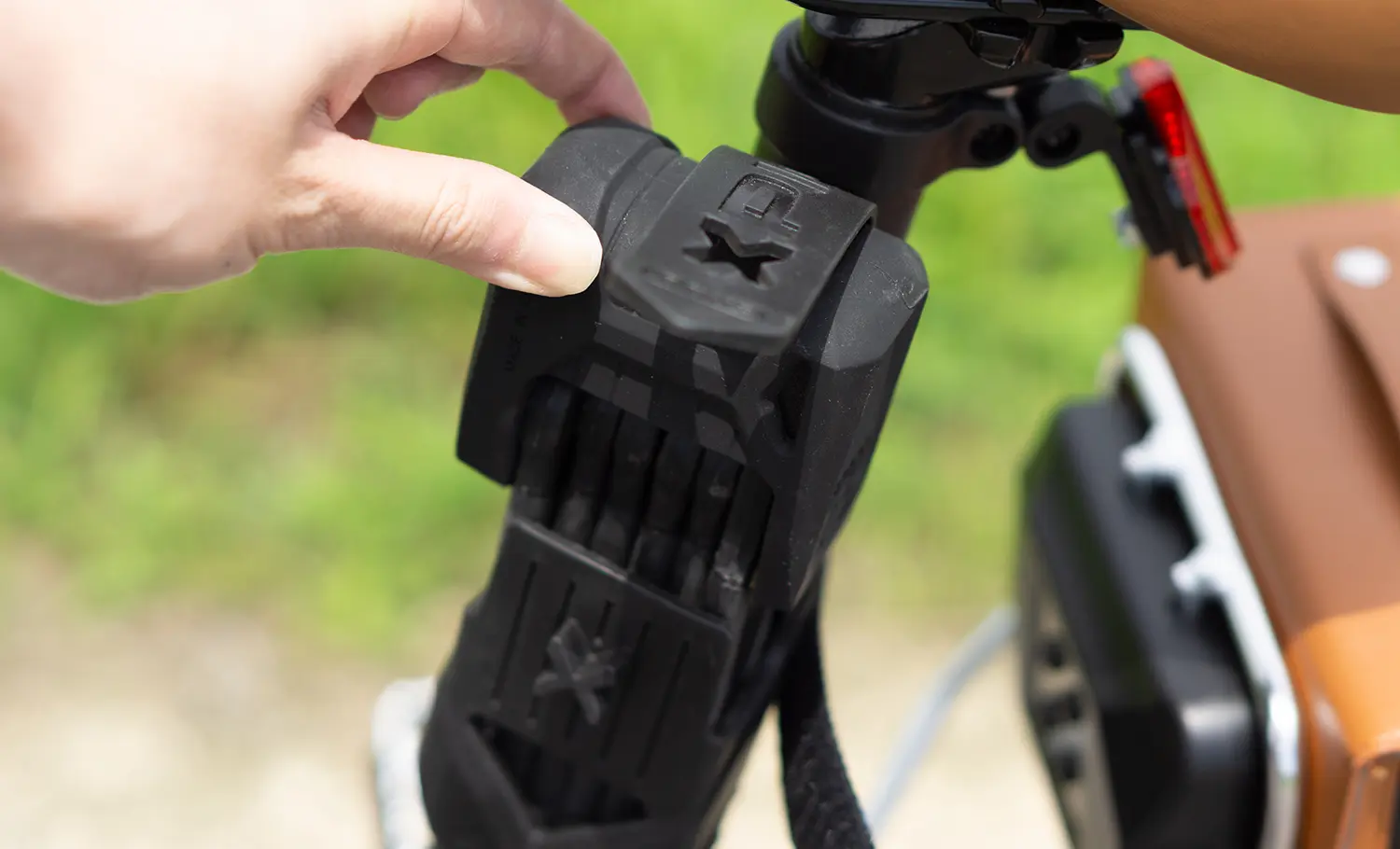 ABUS Bordo X-Plus 6500 ロック 自転車 鍵 ABUS Bordo Granit X-Plus 6500 Folding Lock | Rad Power Bikes